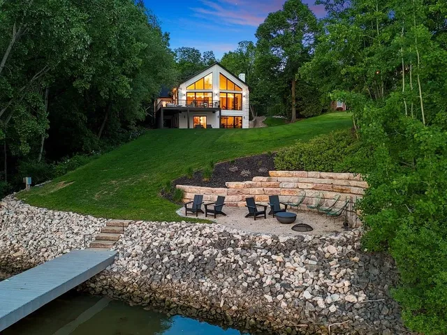 $2,350,000 | 2080 Greenleaf Road, De Pere, WI 54115