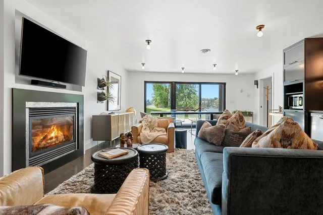 $2,350,000 | 2080 Greenleaf Road, De Pere, WI 54115