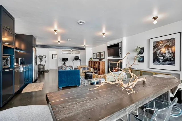 $2,350,000 | 2080 Greenleaf Road, De Pere, WI 54115