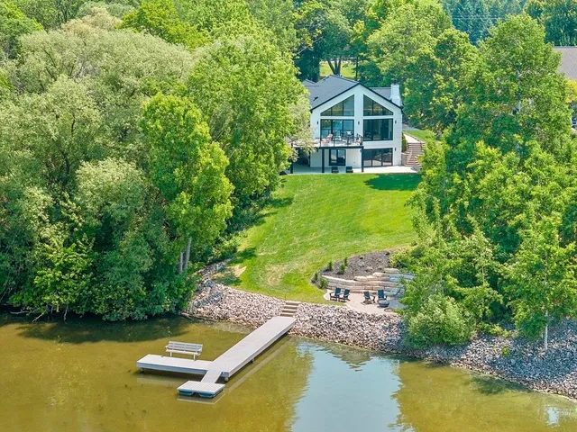 $2,350,000 | 2080 Greenleaf Road, De Pere, WI 54115