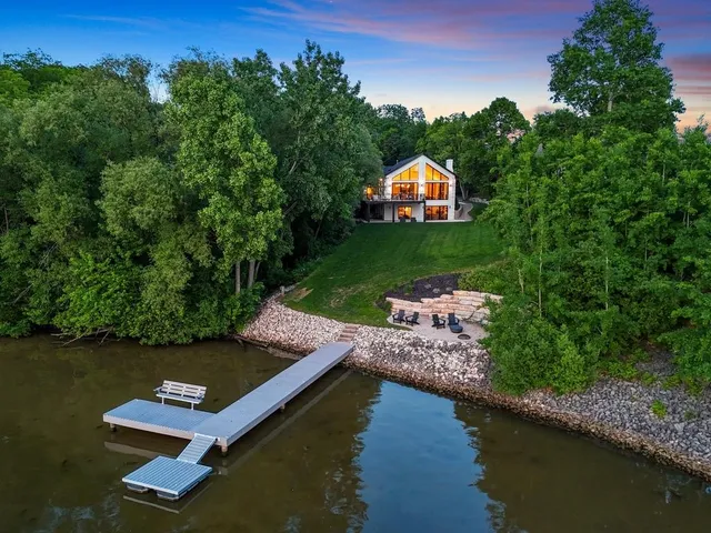 $2,350,000 | 2080 Greenleaf Road, De Pere, WI 54115