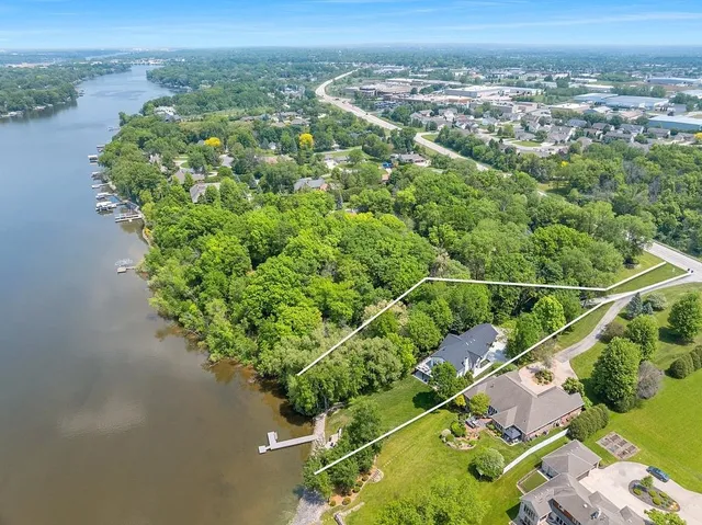 $2,350,000 | 2080 Greenleaf Road, De Pere, WI 54115