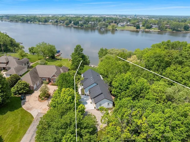 $2,350,000 | 2080 Greenleaf Road, De Pere, WI 54115