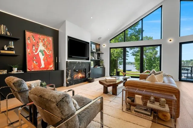 $2,350,000 | 2080 Greenleaf Road, De Pere, WI 54115