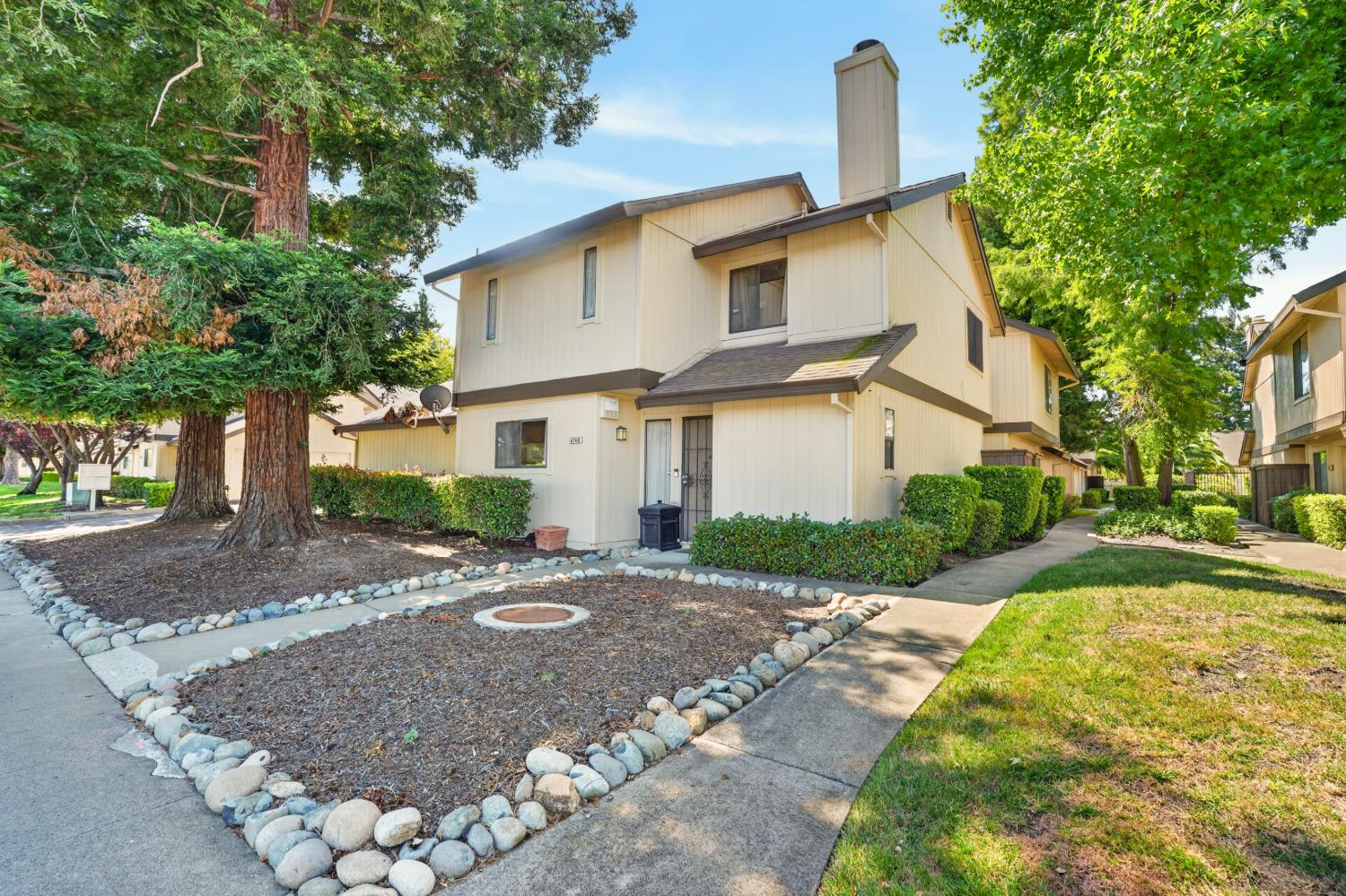 6740 Calvine Road Sacramento, CA 95823 - Photo 2 of 36