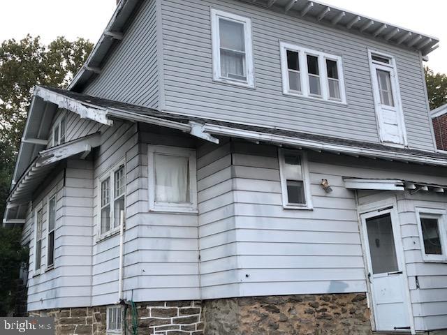 621 Gilham Street Philadelphia, PA 19111 - Photo 2 of 22