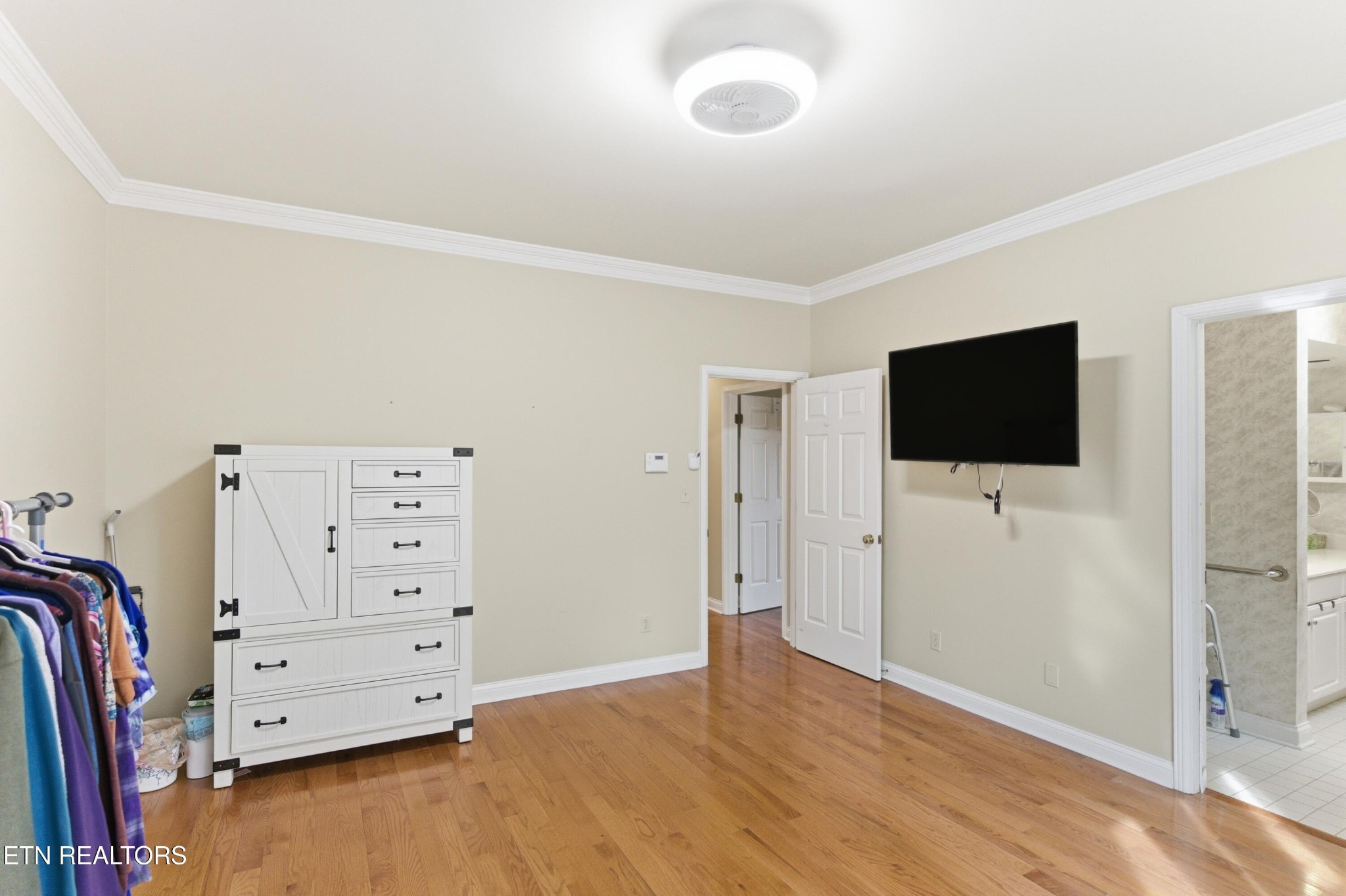 92 North Claymore Lane Oak Ridge, TN 37830 - Photo 22 of 32 a view of room with window and flat screen tv