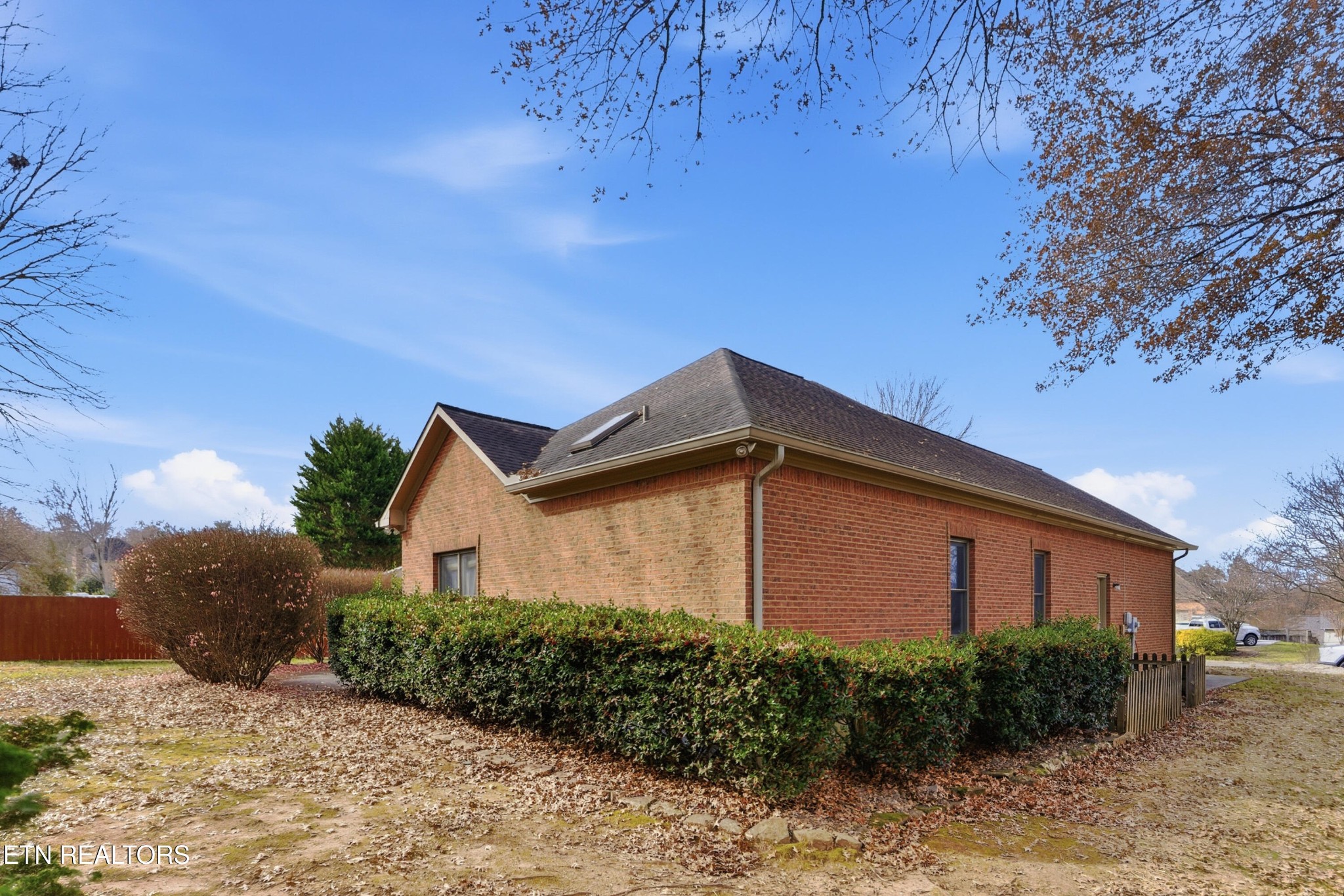 92 North Claymore Lane Oak Ridge, TN 37830 - Photo 31 of 32 a front view of a house with garden