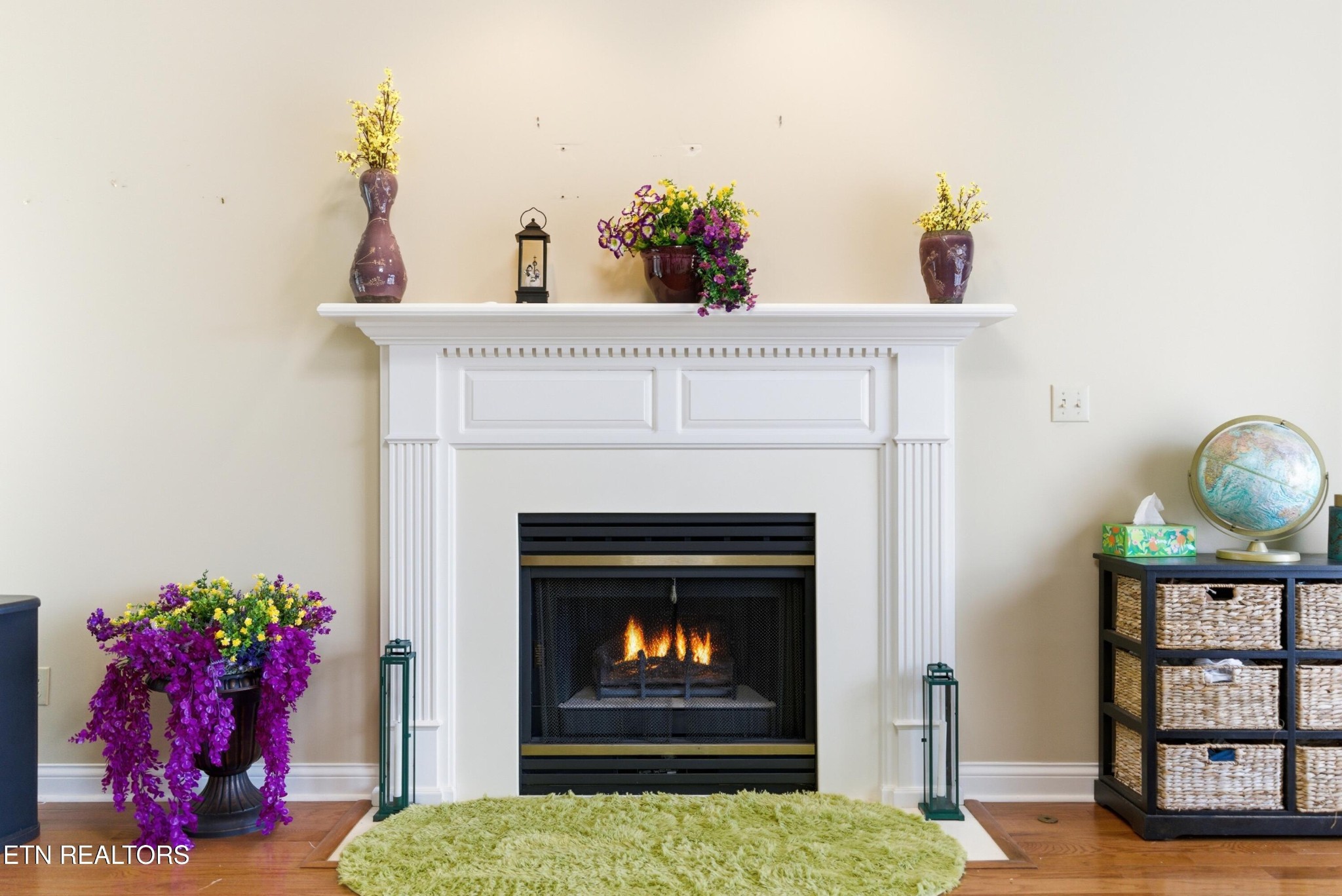 92 North Claymore Lane Oak Ridge, TN 37830 - Photo 6 of 32 a living room with furniture and a fireplace