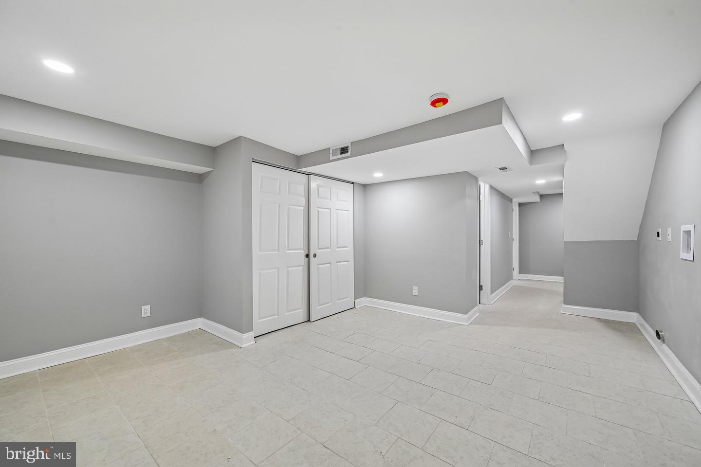 628 Roundview Road Baltimore, MD 21225 - Photo 33 of 47 Gallery Image 33