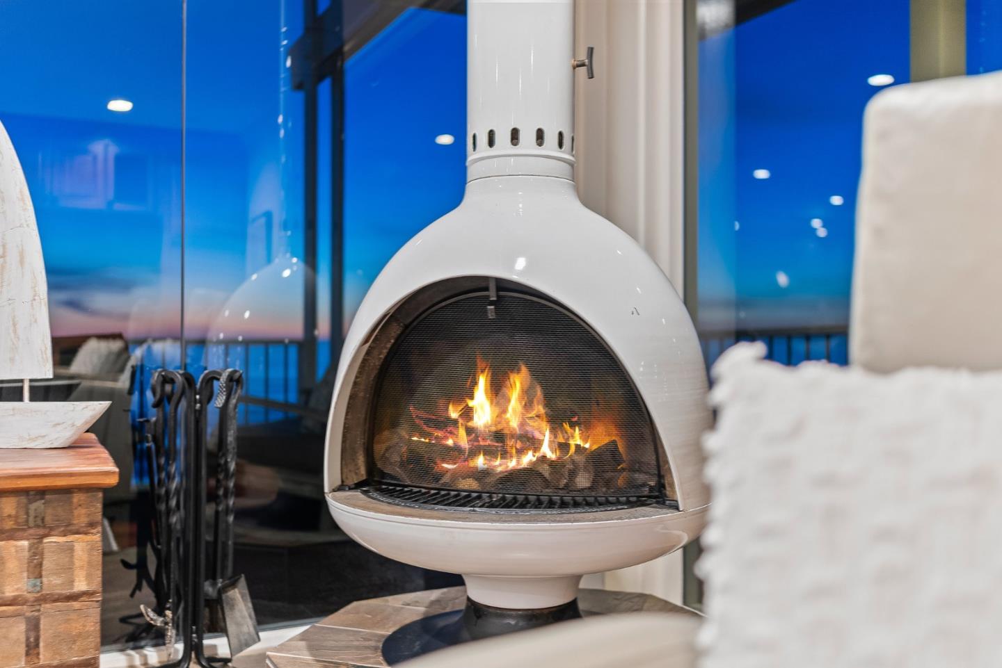 300 Oceanview Drive, Unit 401 La Selva Beach, CA 95076 - Photo 17 of 44 a room with furniture and lamp