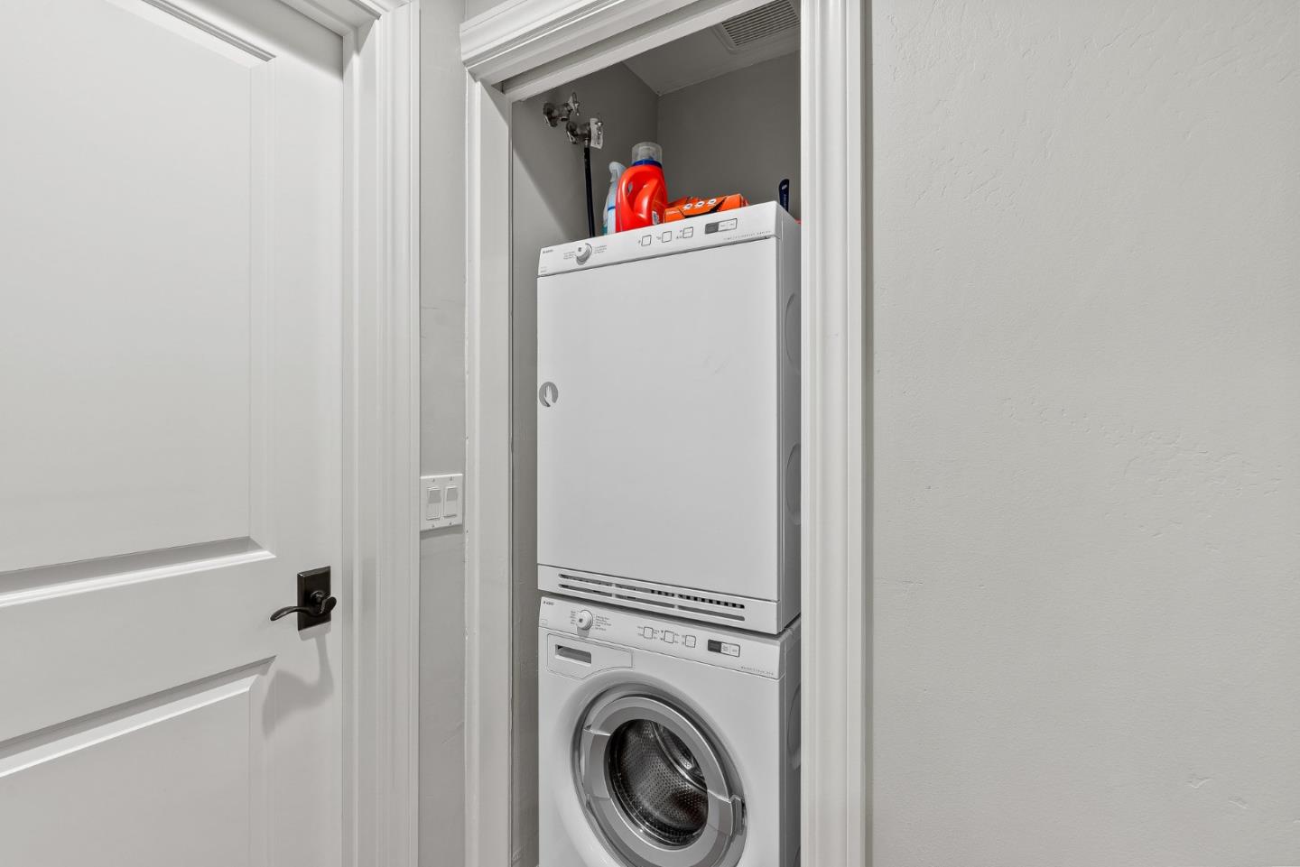 300 Oceanview Drive, Unit 401 La Selva Beach, CA 95076 - Photo 39 of 44 a utility room with dryer and washer