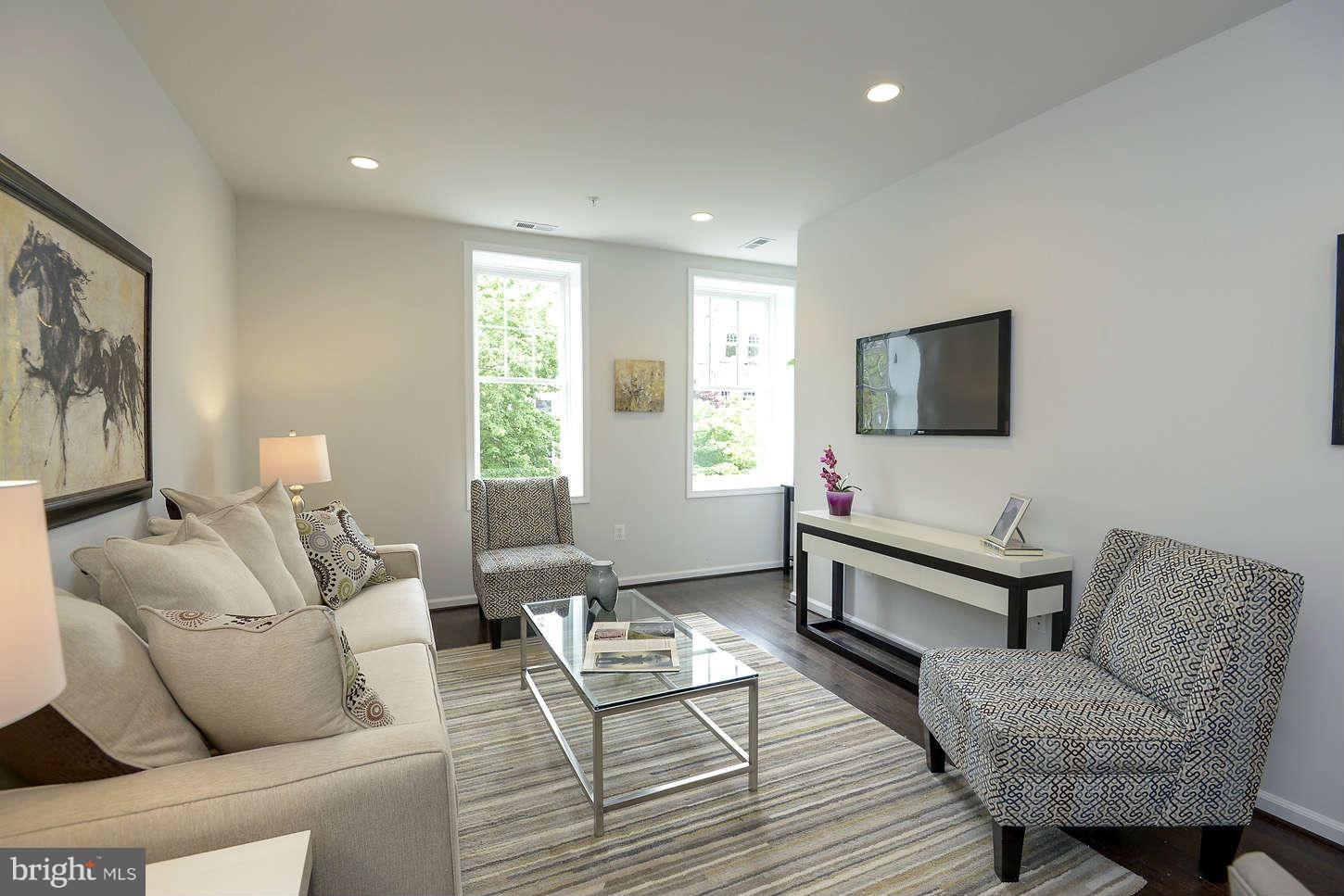 1845 Kalorama Road Northwest, Unit 3 Washington, DC 20009 - Photo 2 of 19 Living Room