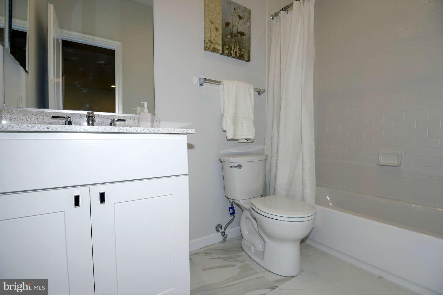1845 Kalorama Road Northwest, Unit 3 Washington, DC 20009 - Photo 10 of 19 Bath