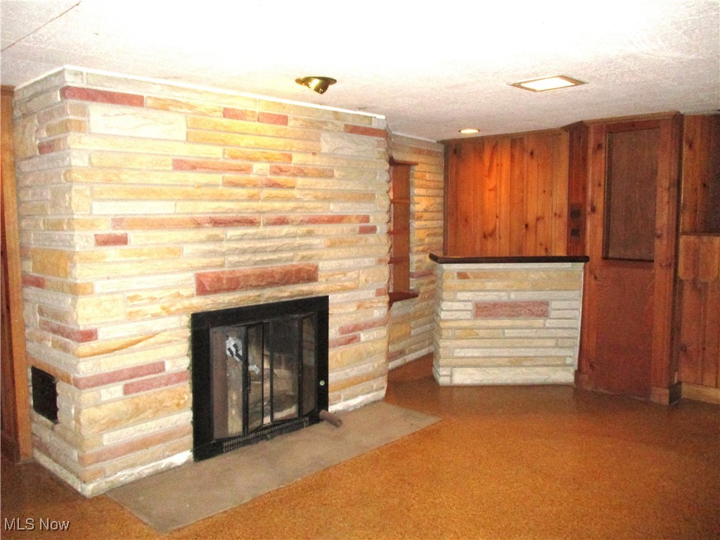 2380 West Pleasant Valley Road Parma, OH 44134 - Photo 20 of 38 Wood burning fireplace, built in bar.