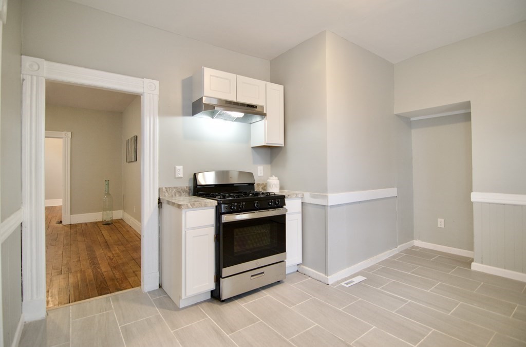147 Marion Street Springfield, MA 01109 - Photo 10 of 42 Gallery Image 10