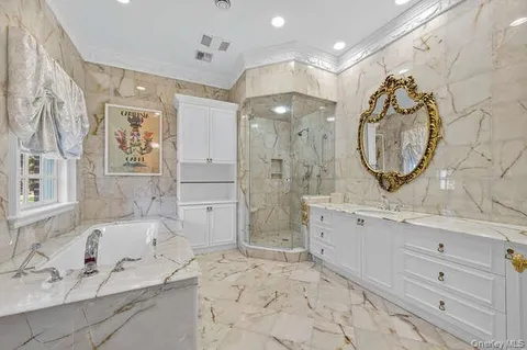 $5,300,000 | 8 Vista Lane, Glen Head, NY 11545