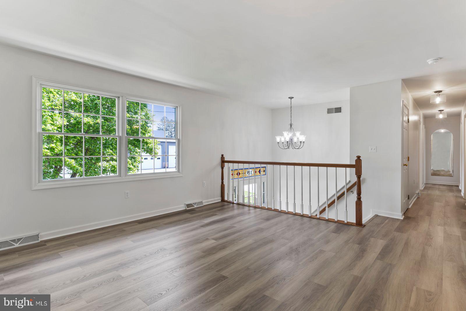 119 Chester Road Enola, PA 17025 - Photo 6 of 40 Living Room