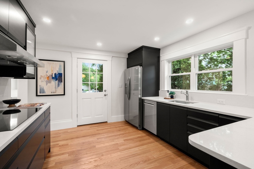 22 Carter Street Newton, MA 02460 - Photo 7 of 26