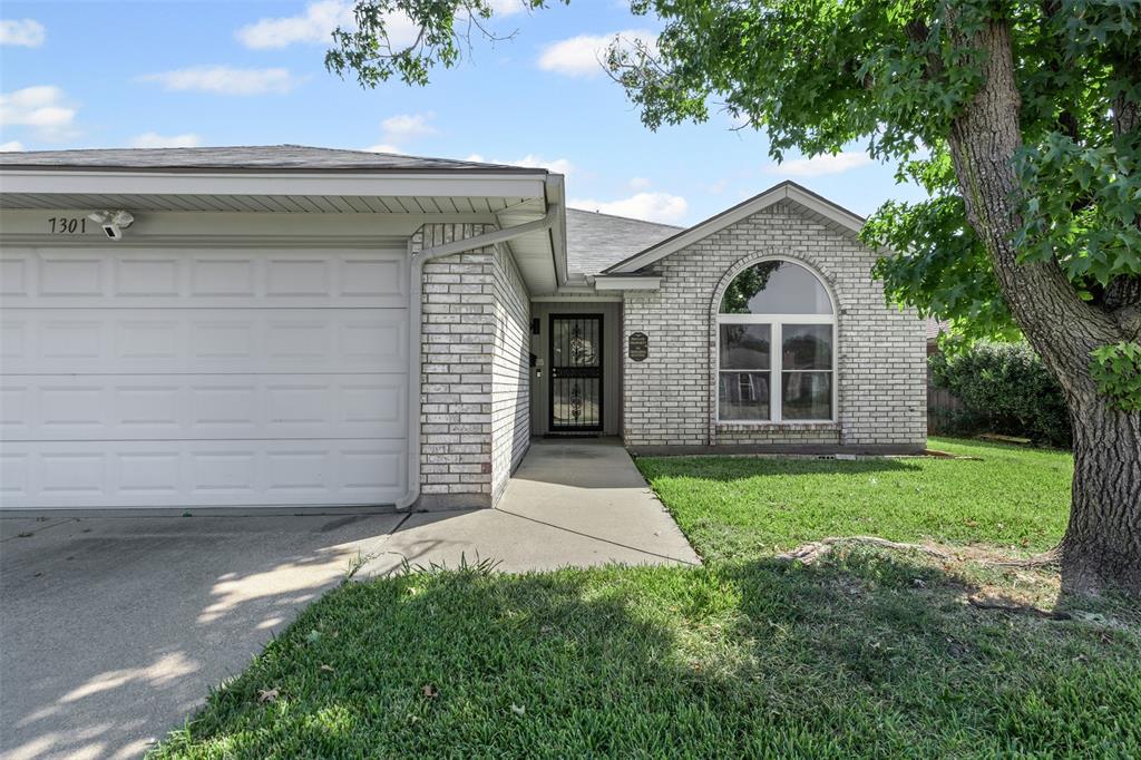 7301 Wagonwheel Road Fort Worth, TX 76133 - Photo 5 of 34 Gallery Image 5