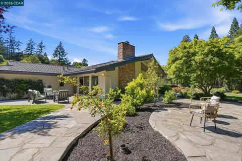 $2,095,000 | 260 Corliss Drive, Moraga, CA 94556