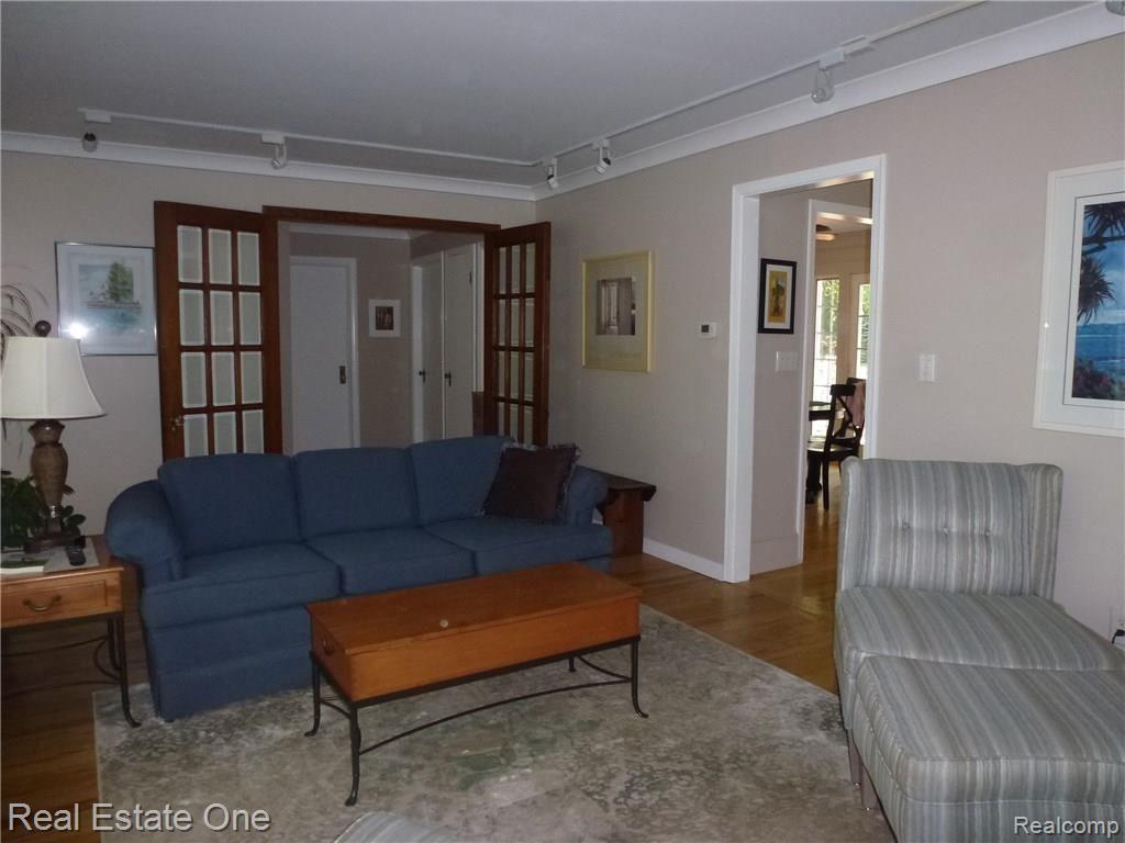 422 John R Road Rochester Hills, MI 48307 - Photo 13 of 47
