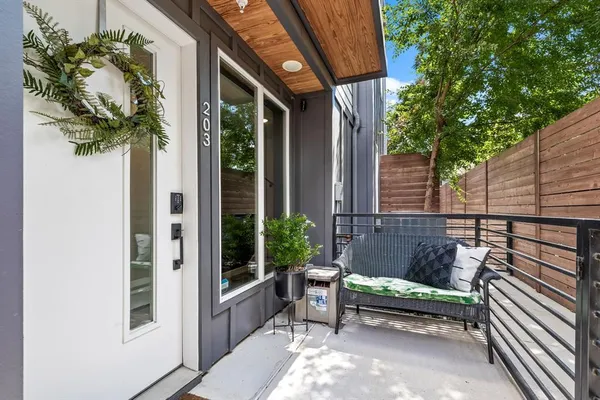 $2,850 | 1507 North Garrett Avenue, Unit 203, Dallas, TX 75206