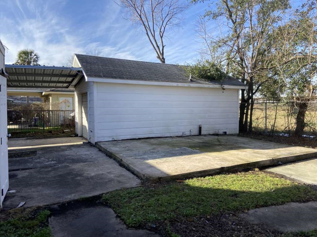 2627 Stevens Street Houston, TX 77026 - Photo 14 of 18 a view of outdoor space and yard