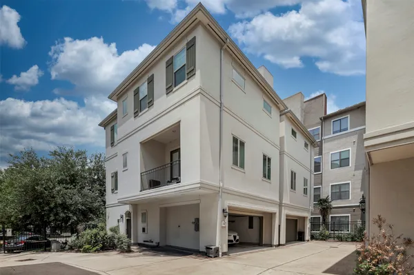 $445,000 | 22 Hermann Park Court, Houston, TX 77021