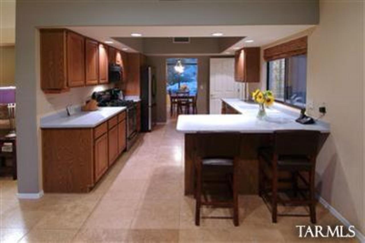 5721 East Pinchot Road Tucson, AZ 85750 - Photo 4 of 12 Gallery Image 4