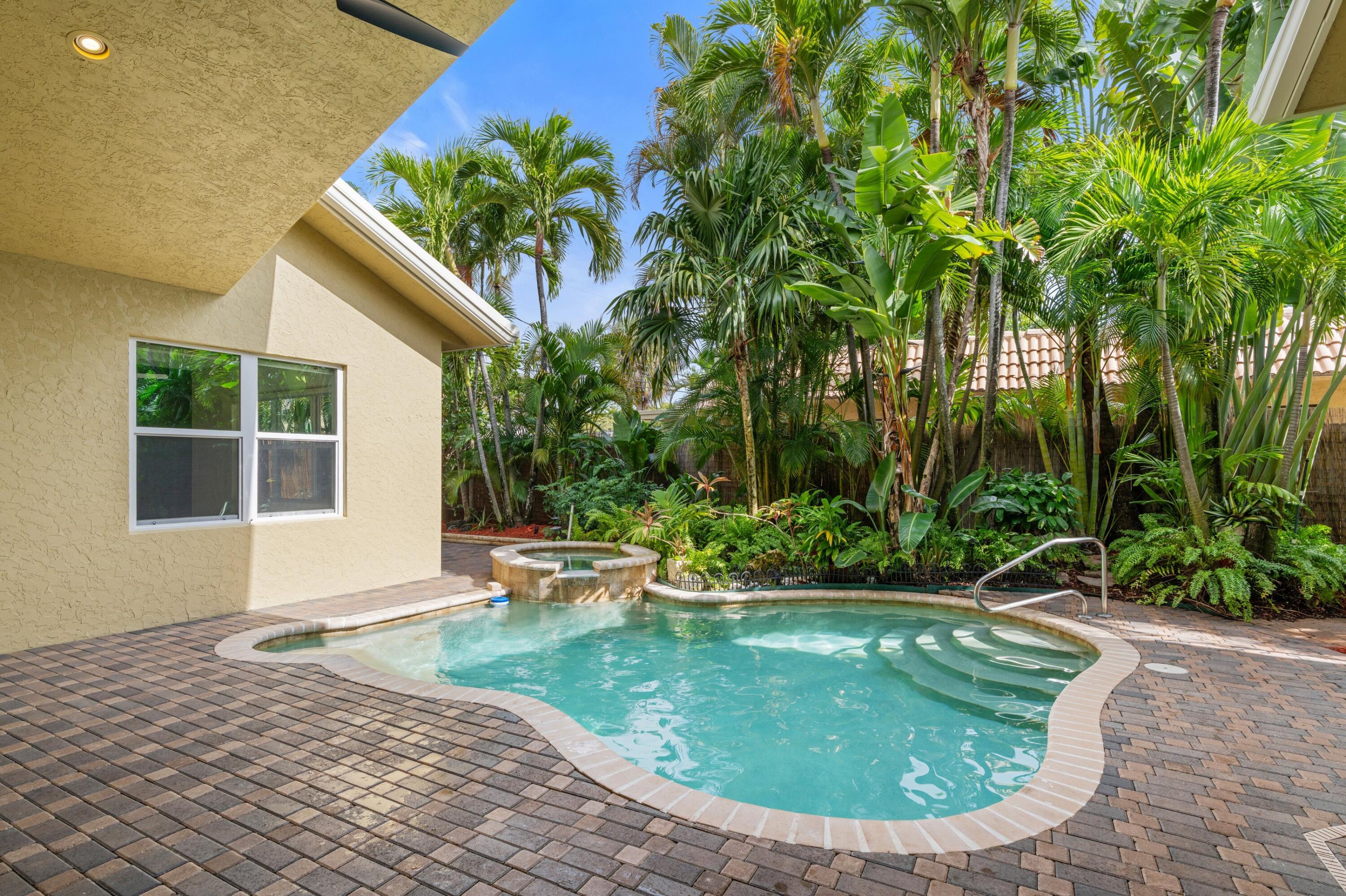 7348 East Country Club Boulevard Boca Raton, FL 33487 - Photo 21 of 50 Pool & Patio