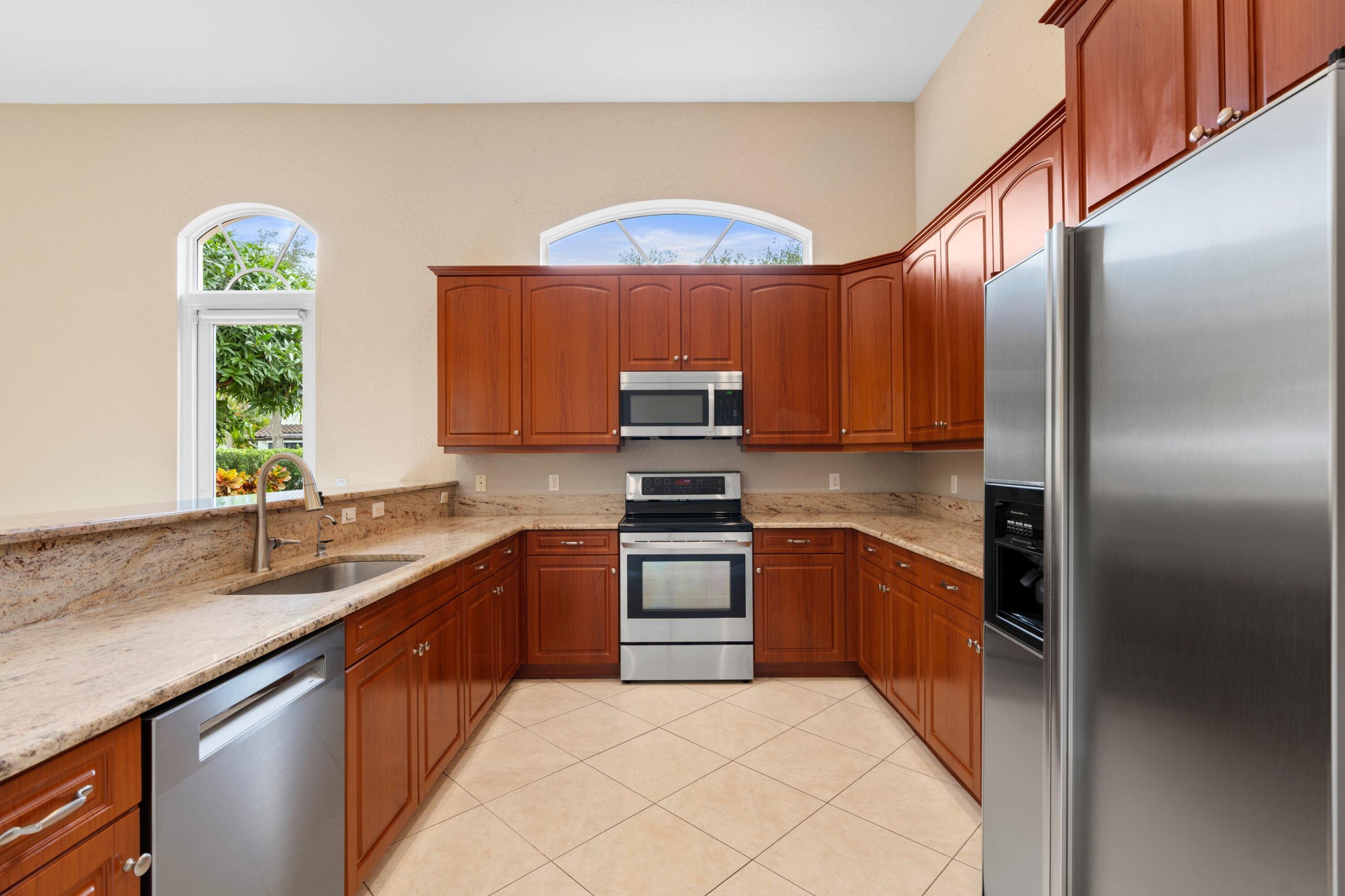 7348 East Country Club Boulevard Boca Raton, FL 33487 - Photo 9 of 50 Kitchen