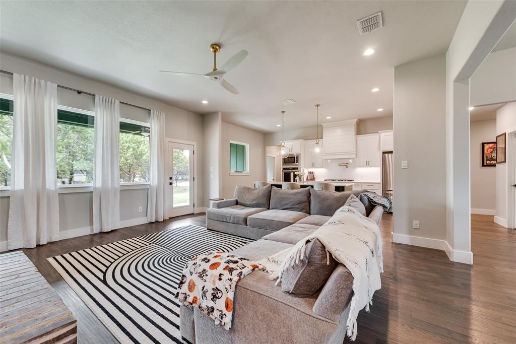 301 Sharla Smelley Road Weatherford, TX 76088 - Photo 8 of 35 Gallery Image 8