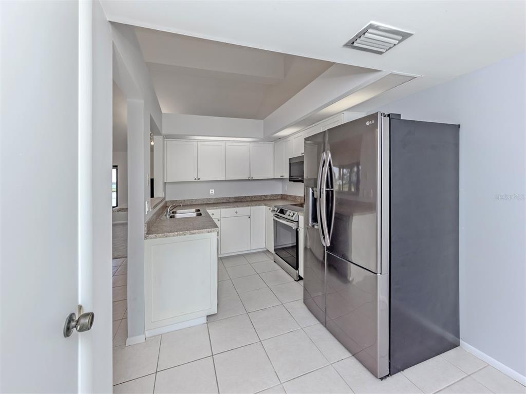 764 Sarabay Road, Unit 8 Osprey, FL 34229 - Photo 21 of 64