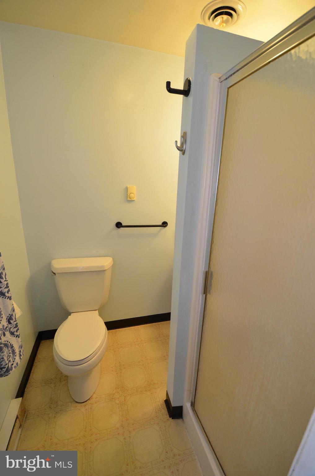 1230 Steamboat Road Shady Side, MD 20764 - Photo 18 of 42 Owners bathroom