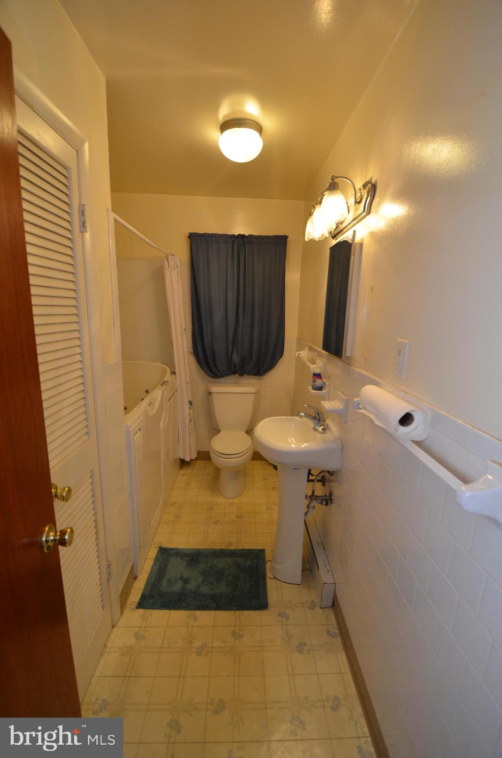 1230 Steamboat Road Shady Side, MD 20764 - Photo 24 of 42 Hallway bathroom