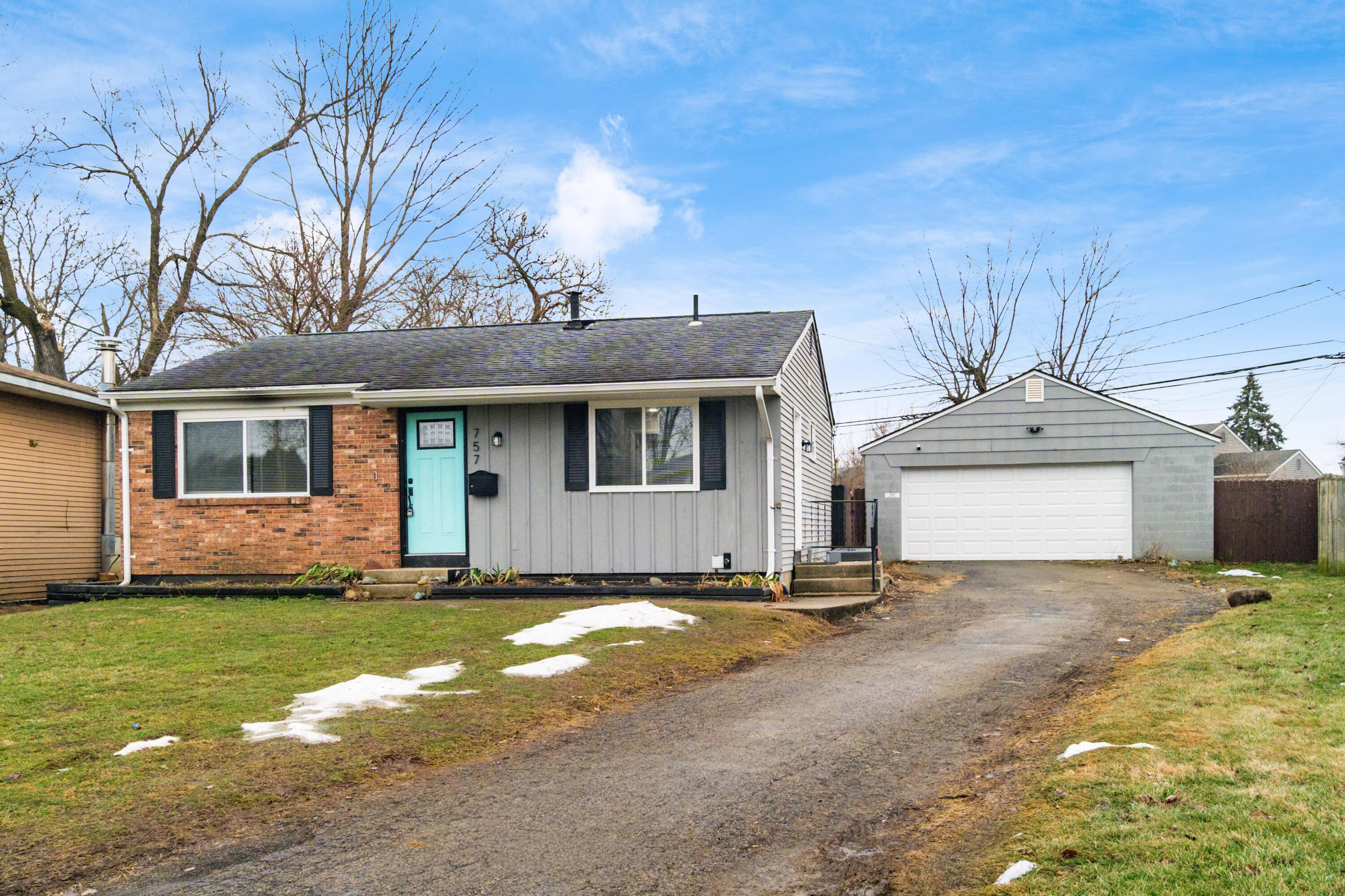 757 Ivorton Road South Columbus, OH 43207 - Photo 2 of 53