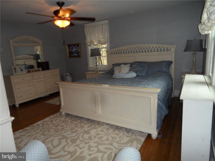 39 Chatham Road Ardmore, PA 19003 - Photo 15 of 23 Master Bedroom