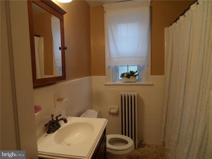 39 Chatham Road Ardmore, PA 19003 - Photo 17 of 23 Bathroom
