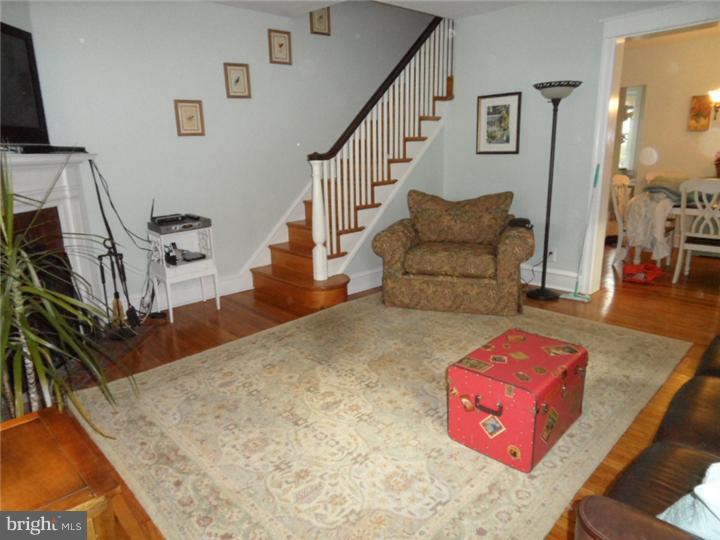 39 Chatham Road Ardmore, PA 19003 - Photo 6 of 23 Living Room