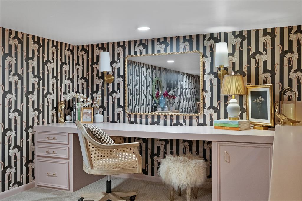 924 Kintner Drive Graham, TX 76450 - Photo 23 of 40 a dining room with furniture and window