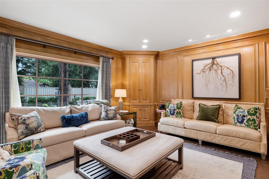 924 Kintner Drive Graham, TX 76450 - Photo 25 of 40 a living room with furniture and a large window