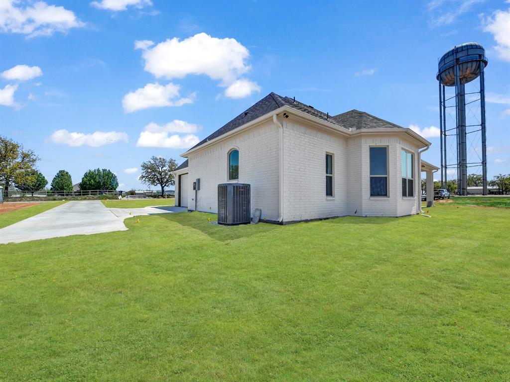 1600 Thomas Road Springtown, TX 76082 - Photo 5 of 25
