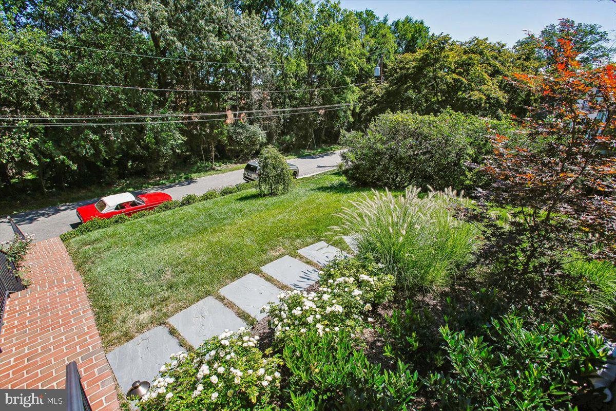 1909 Belfield Road Alexandria, VA 22307 - Photo 69 of 69 Lush greenery and charming curb appeal.
