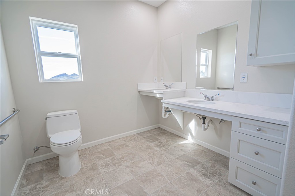 10540 Darling Road Agua Dulce, CA 91390 - Photo 34 of 56 Primary bathroom