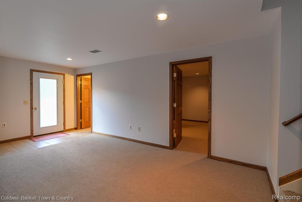 2319 East Coon Lake Road Howell, MI 48843 - Photo 27 of 31