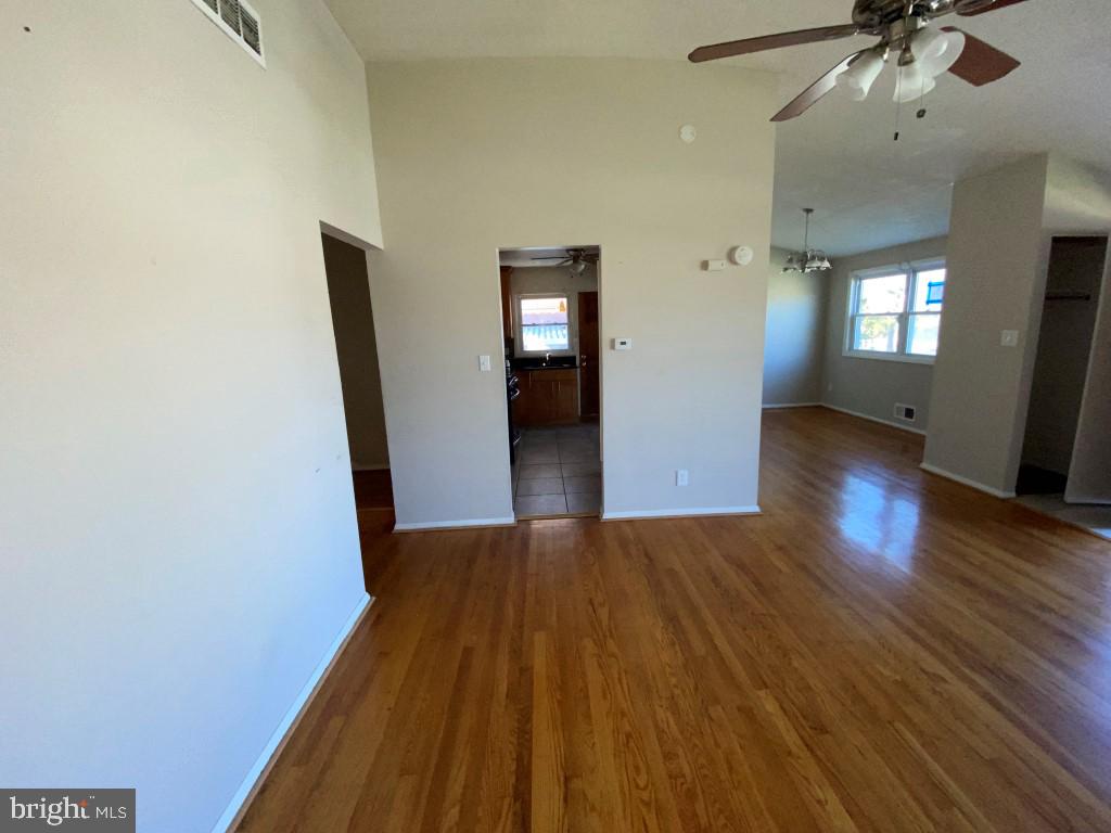 3307 Fieldview Road Baltimore, MD 21207 - Photo 4 of 21 Living Area