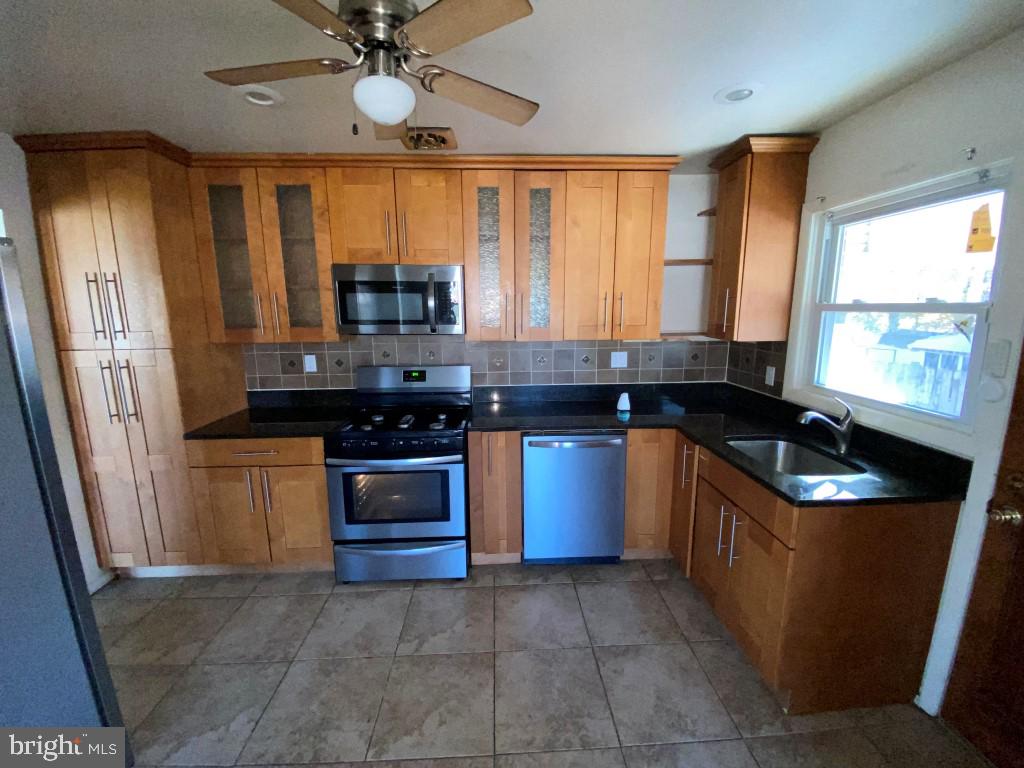 3307 Fieldview Road Baltimore, MD 21207 - Photo 5 of 21 Kitchen