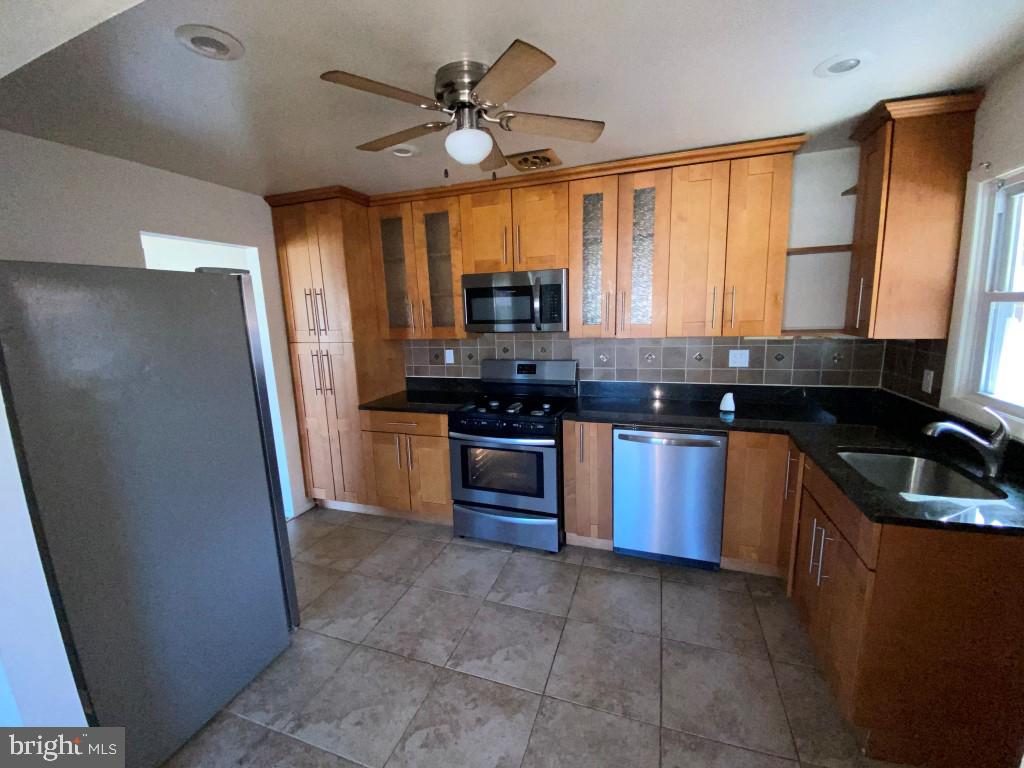 3307 Fieldview Road Baltimore, MD 21207 - Photo 6 of 21 Kitchen