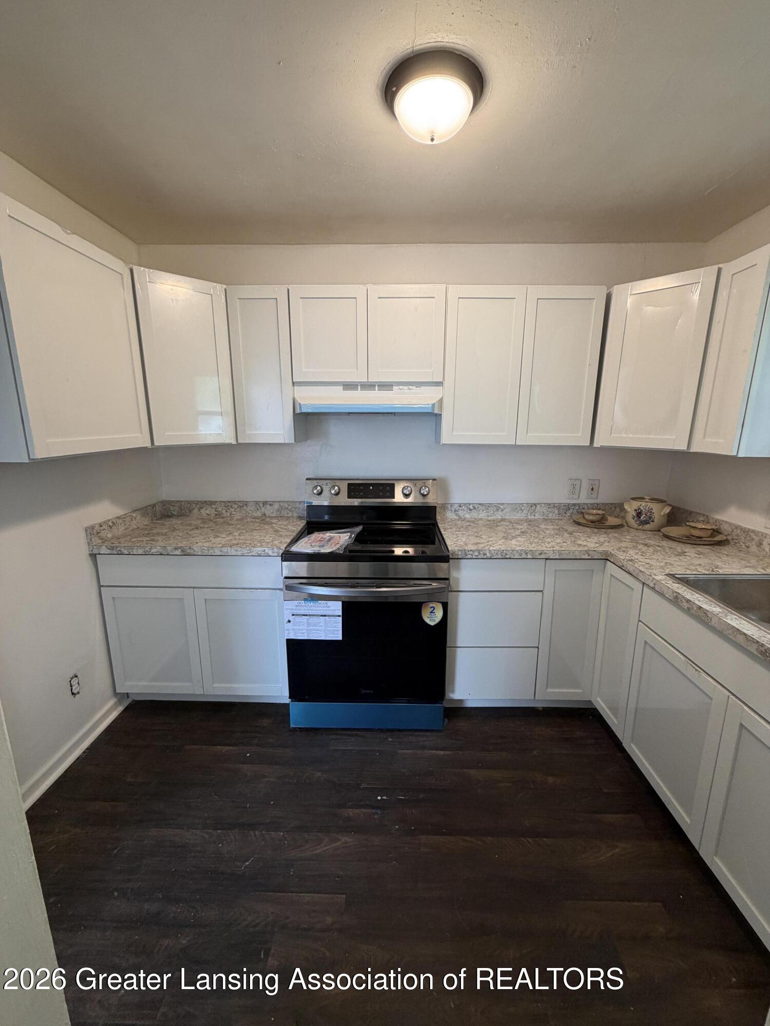 3605 West Holmes Road Lansing, MI 48911 - Photo 19 of 26 20260925_162257869_iOS